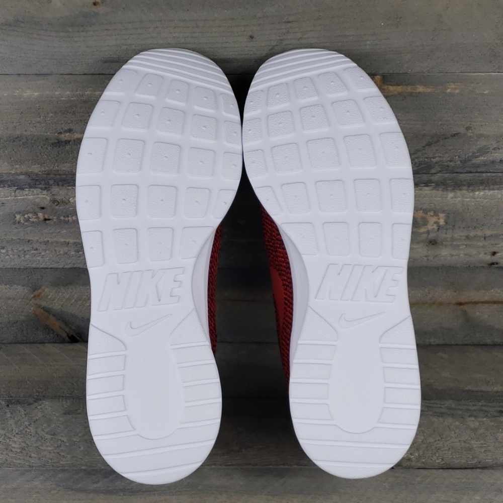 New Men's Nike Tanjun SE Running Shoe Gym Red - Picture 5 of 7